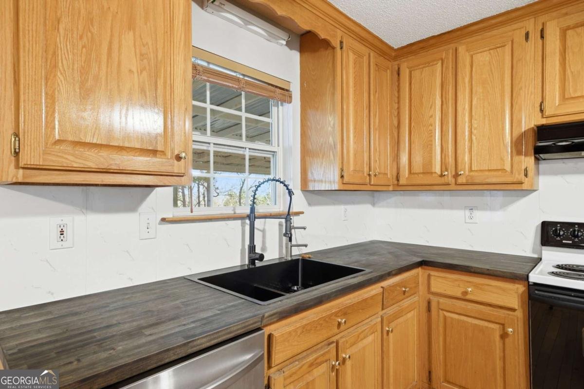 1139 Davis Road Fairmount - Photo 7