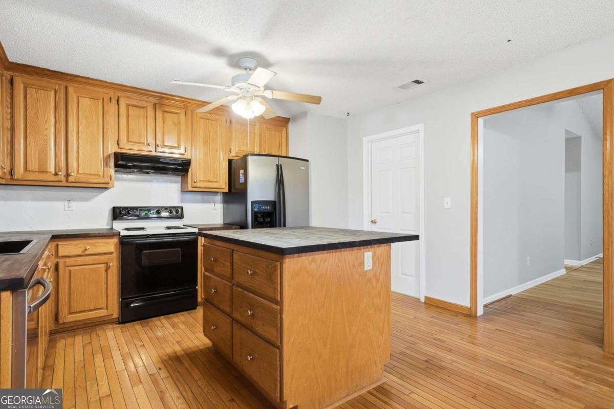 1139 Davis Road Fairmount - Photo 8