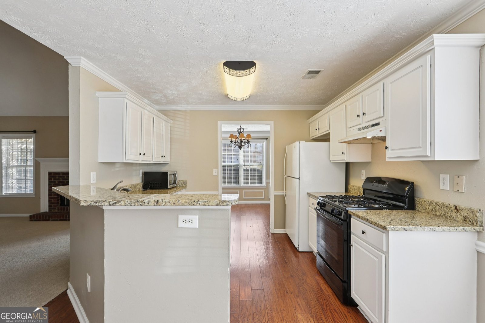 521 Red Tip Court Loganville - Photo 6