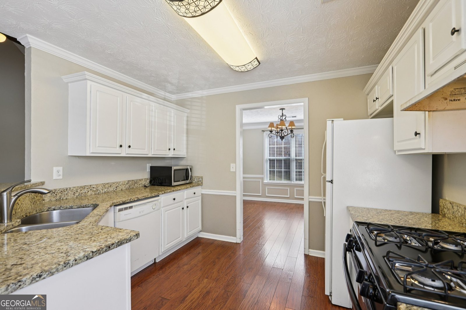 521 Red Tip Court Loganville - Photo 8