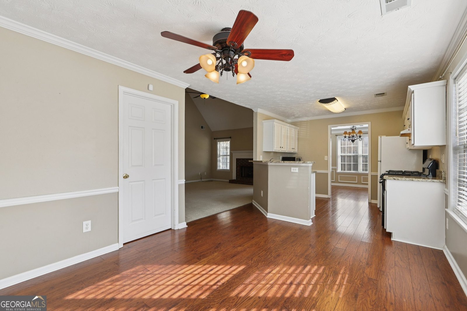 521 Red Tip Court Loganville - Photo 9