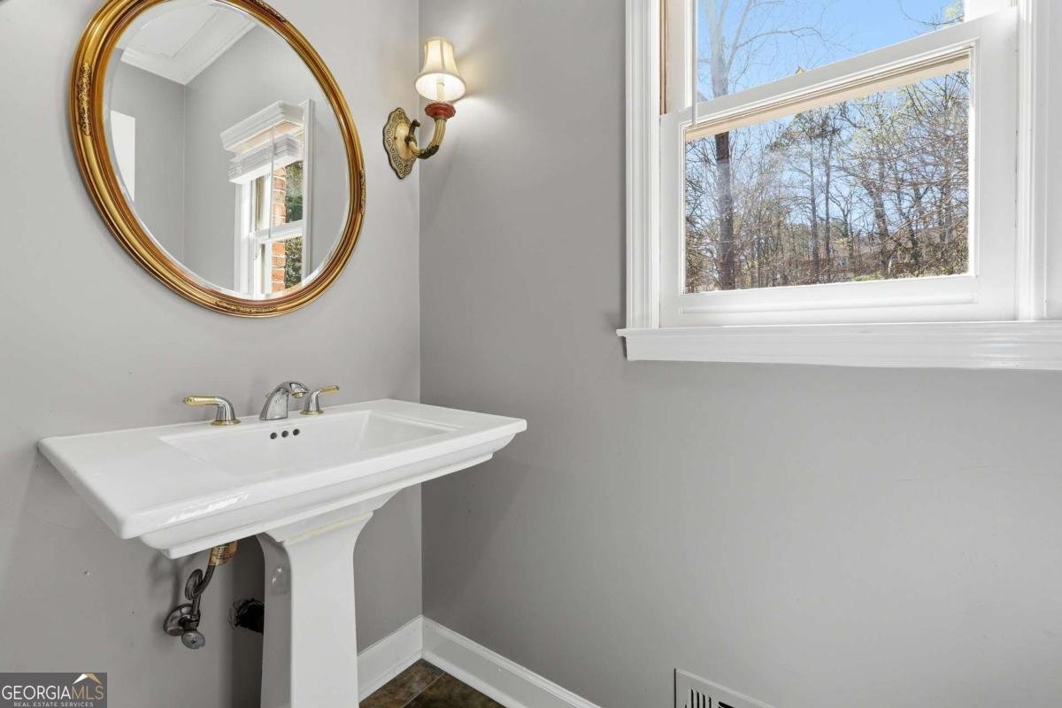 7300 Chattahoochee Bluff Drive Atlanta - Photo 12