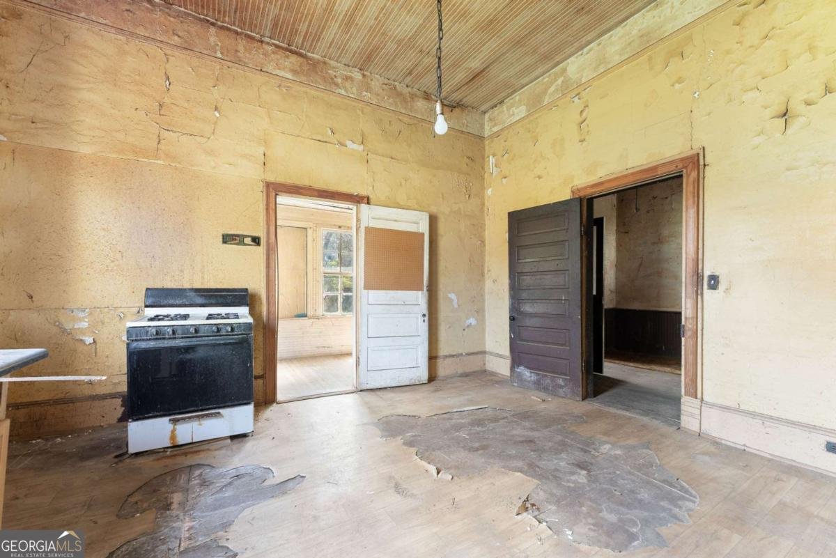 2001 Broad Street Statham - Photo 13