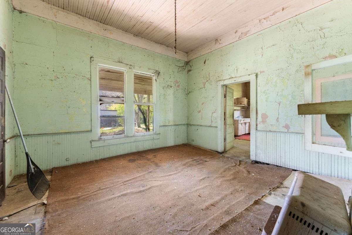 2001 Broad Street Statham - Photo 6