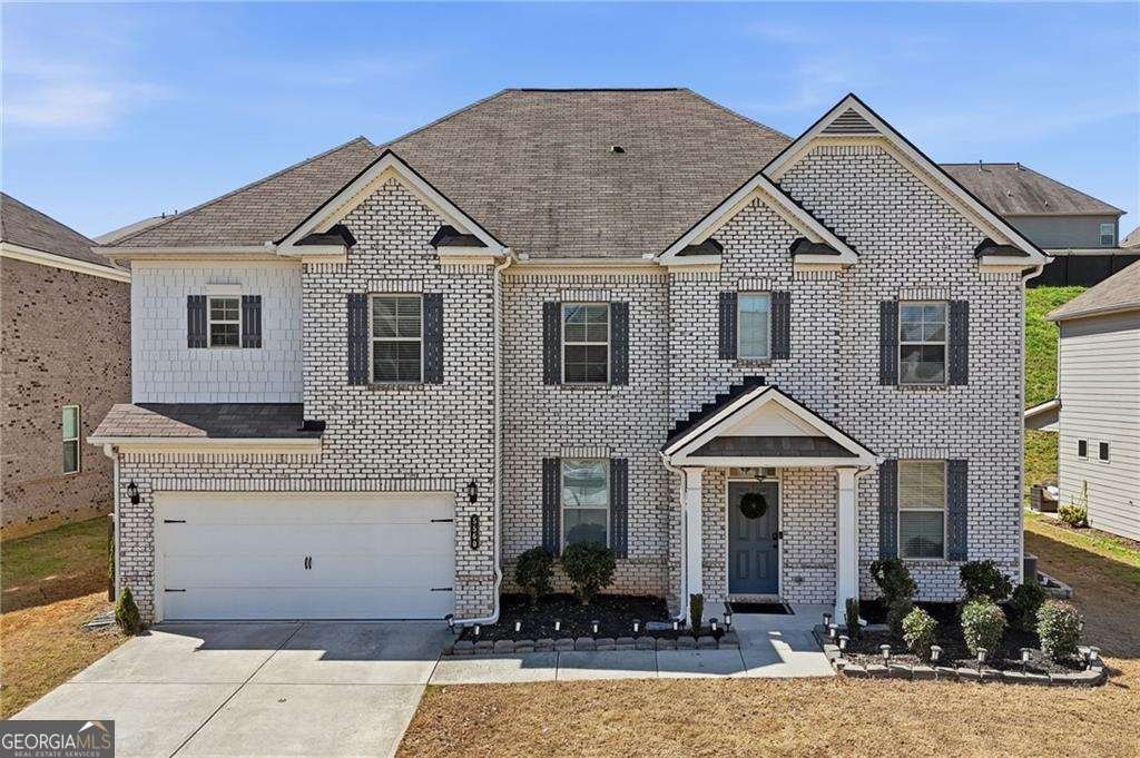 5560 Mirror Lake Drive Cumming - Photo 1