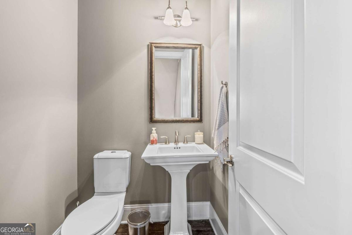 307 Alderwood Lane Sandy Springs - Photo 12