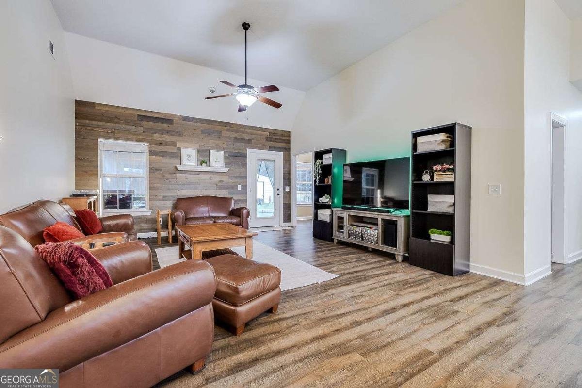 116 Penny Lane Guyton - Photo 6