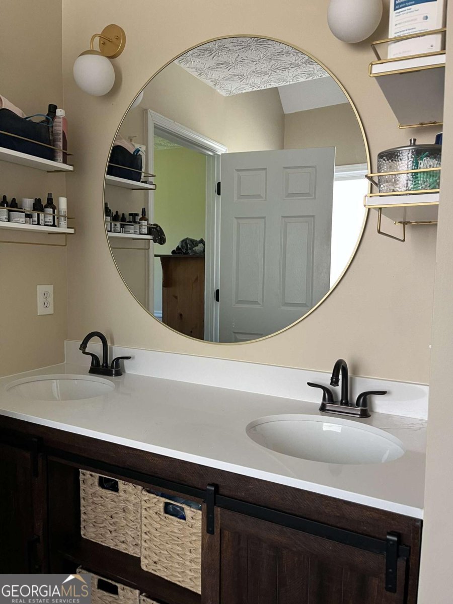 2195 Oakpointe Court Buford - Photo 12