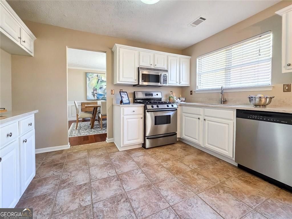 1010 Hidden Pond Lane Roswell - Photo 6