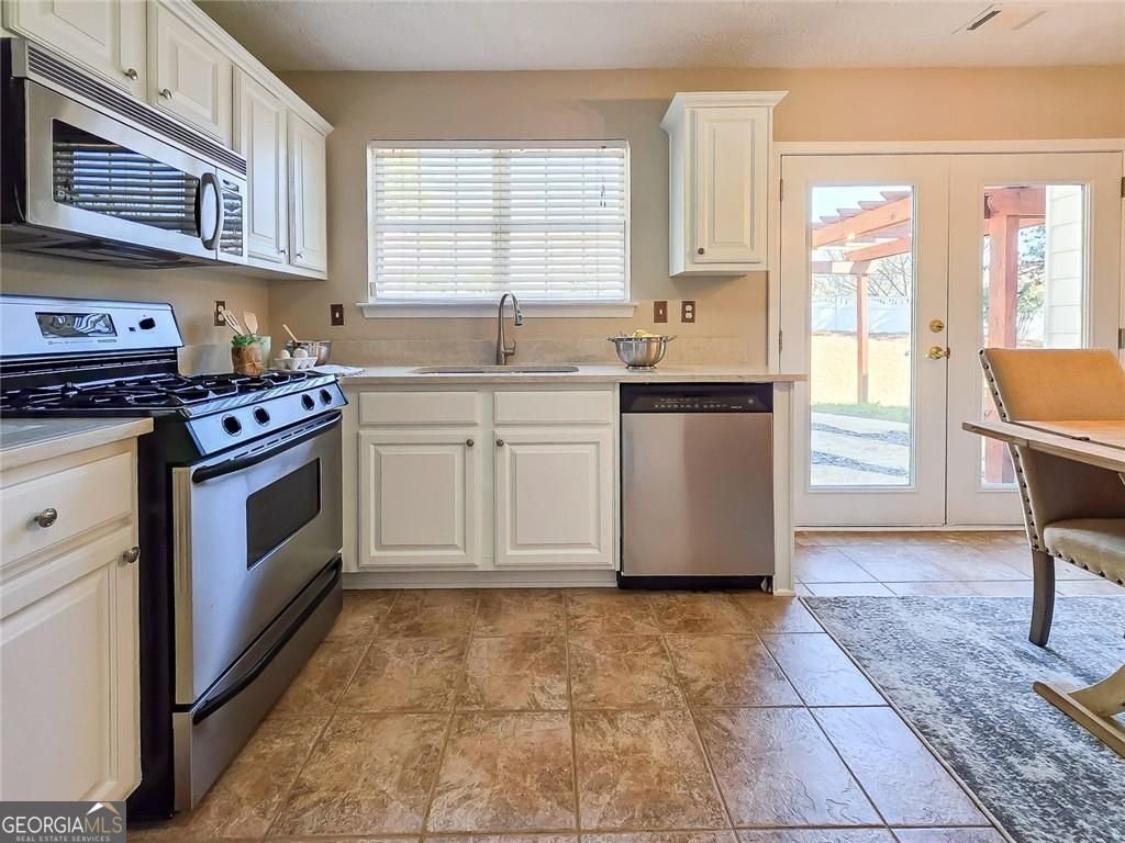 1010 Hidden Pond Lane Roswell - Photo 7