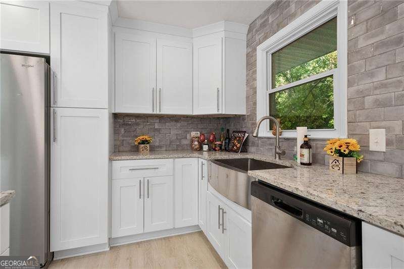 1367 Hicks Circle Conyers - Photo 11