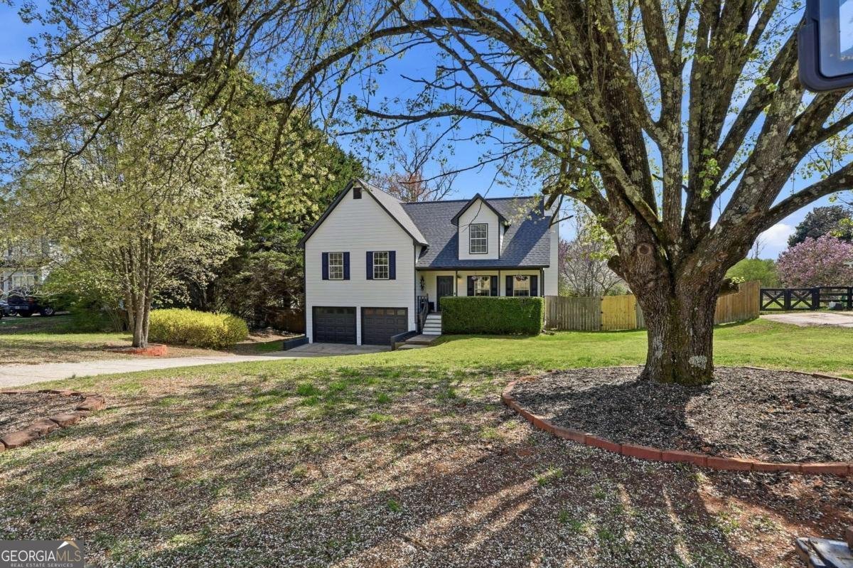 8020 Estee Drive Cumming - Photo 1