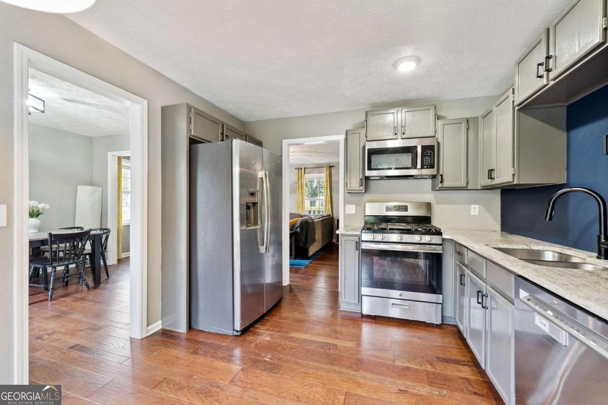 8020 Estee Drive Cumming - Photo 10