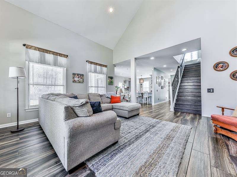 1206 Garden Row Dalton - Photo 8