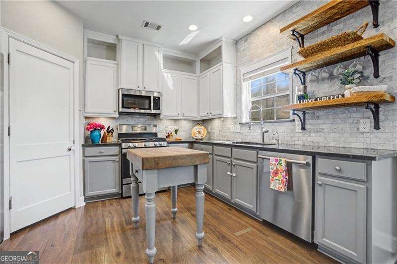 425 Mountain Mist Drive Woodstock - Photo 10