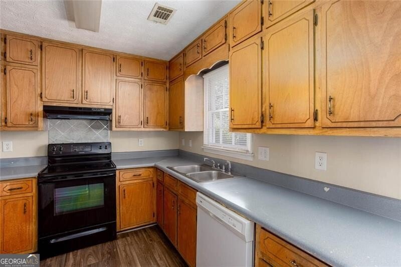 105 Valley Court Covington - Photo 8