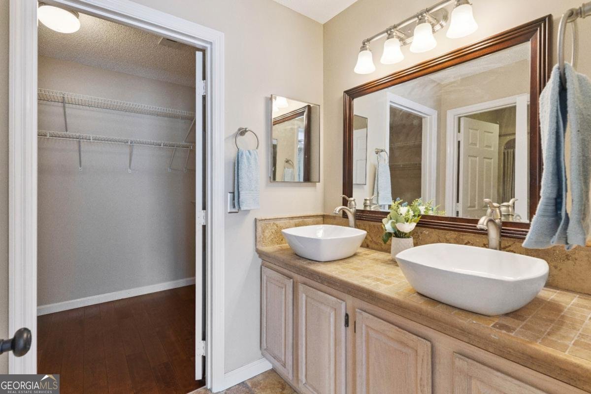 232 Georgia Street St. Simons - Photo 16