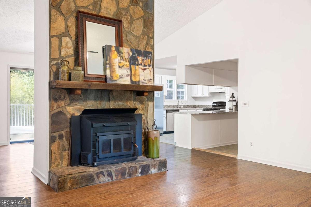 503 Azalea Court Woodstock - Photo 6