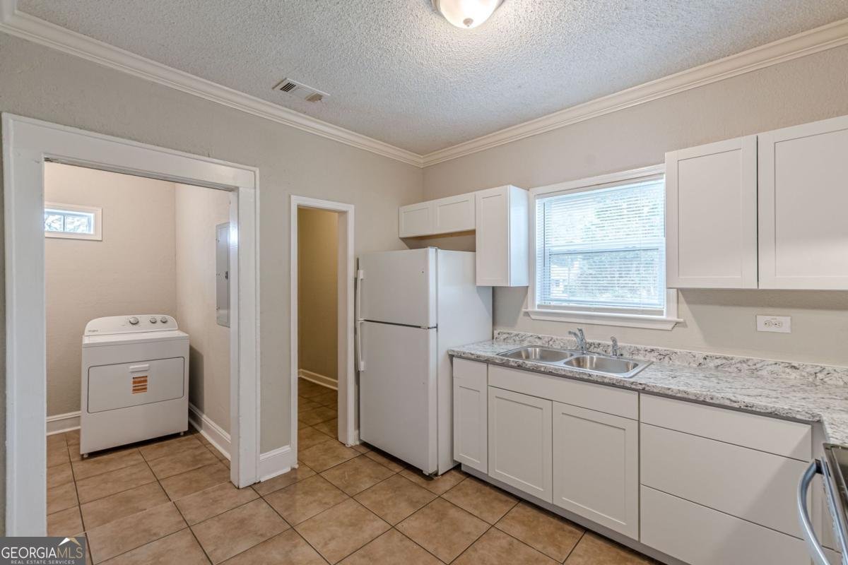 2718 Harris Street East Point - Photo 17