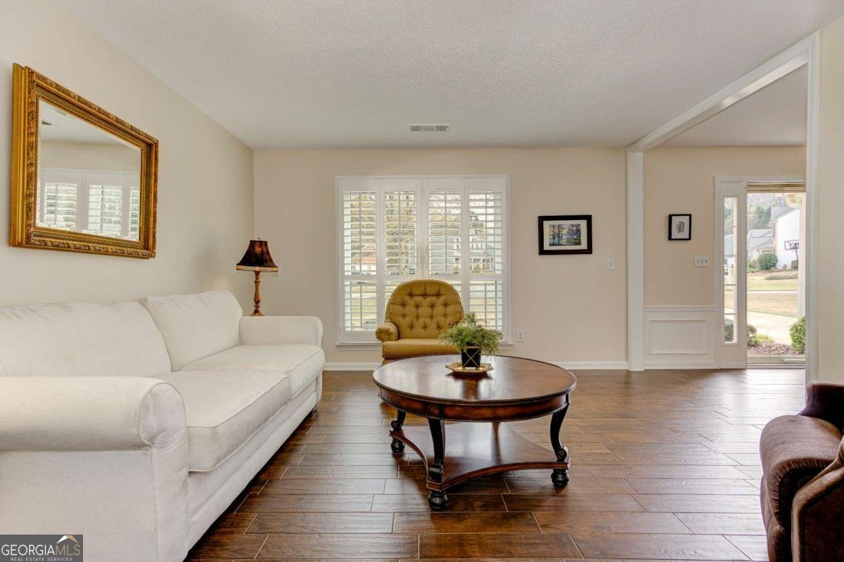 650 Glenbarrett Court Marietta - Photo 11