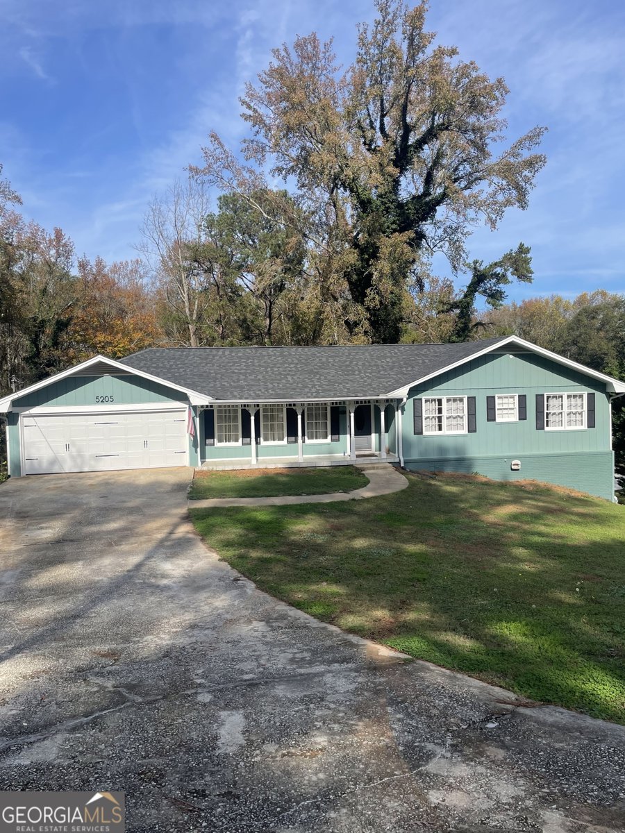 5205 Corinth Circle Stone Mountain - Photo 1