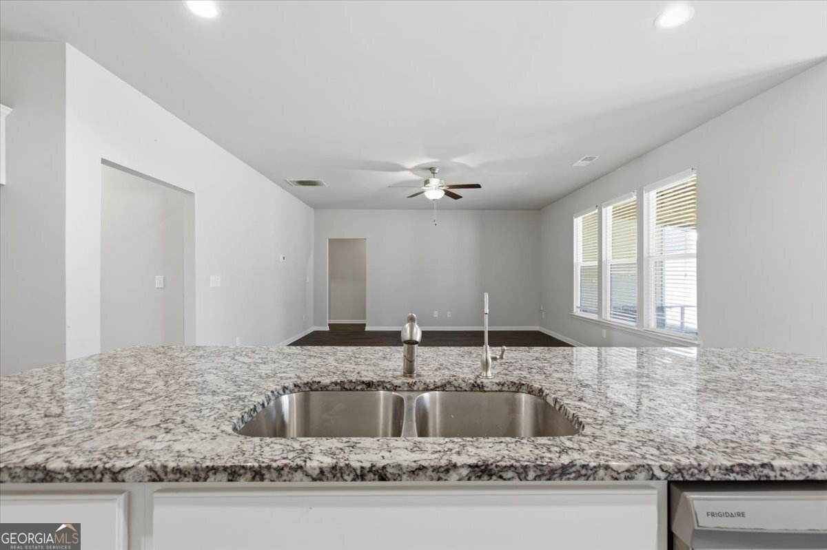 1332 Slaton Manor Drive Conyers - Photo 12