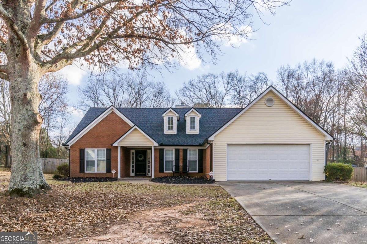 6325 Glen Drive Cumming - Photo 1