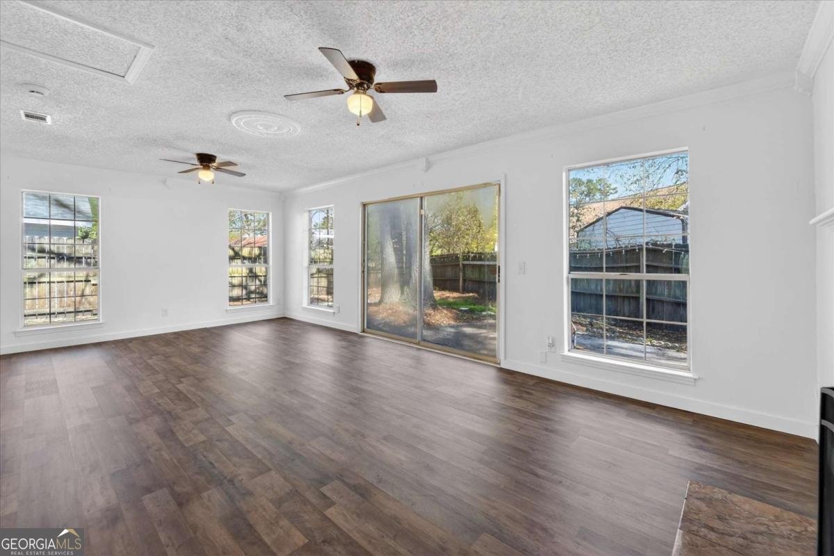 6 English Saddle Court Savannah - Photo 16