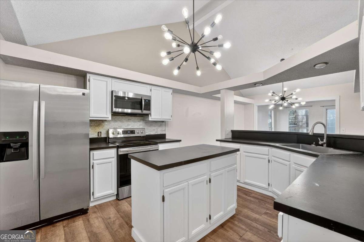 6 English Saddle Court Savannah - Photo 17