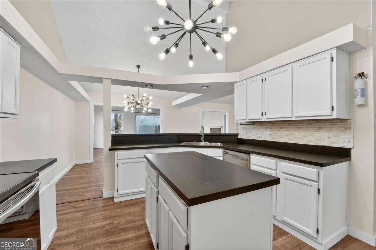 6 English Saddle Court Savannah - Photo 18