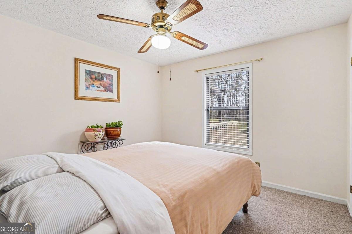 243 Sabrina Court Woodstock - Photo 10