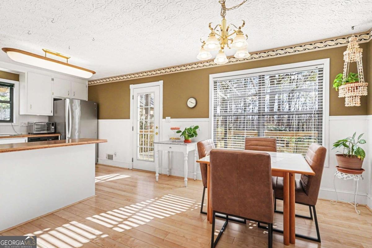 243 Sabrina Court Woodstock - Photo 7