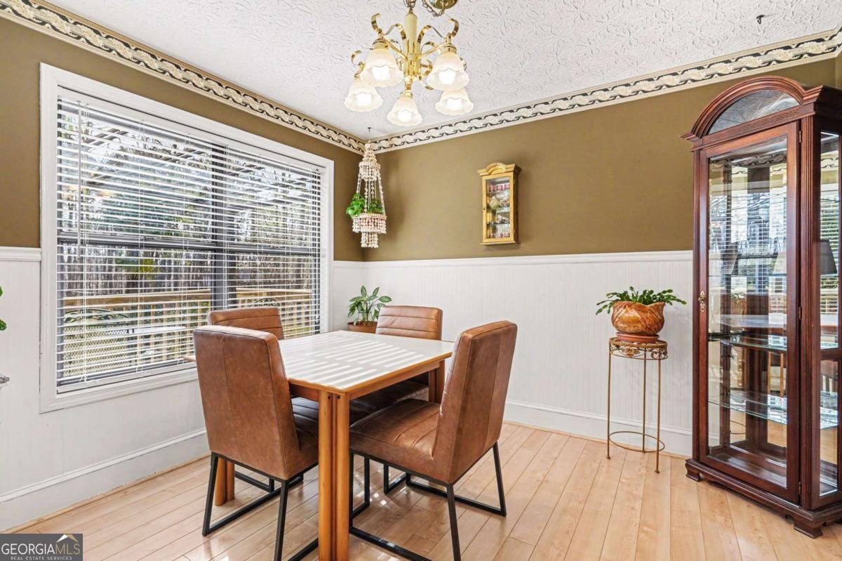 243 Sabrina Court Woodstock - Photo 8