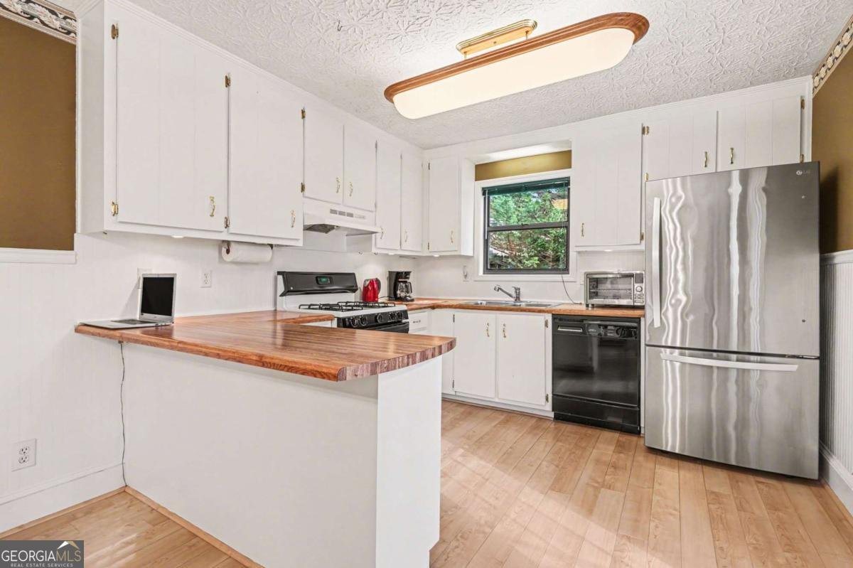 243 Sabrina Court Woodstock - Photo 9