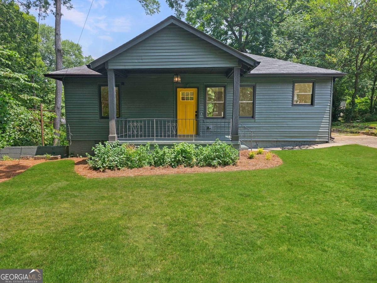 1497 Elizabeth Lane East Point - Photo 1