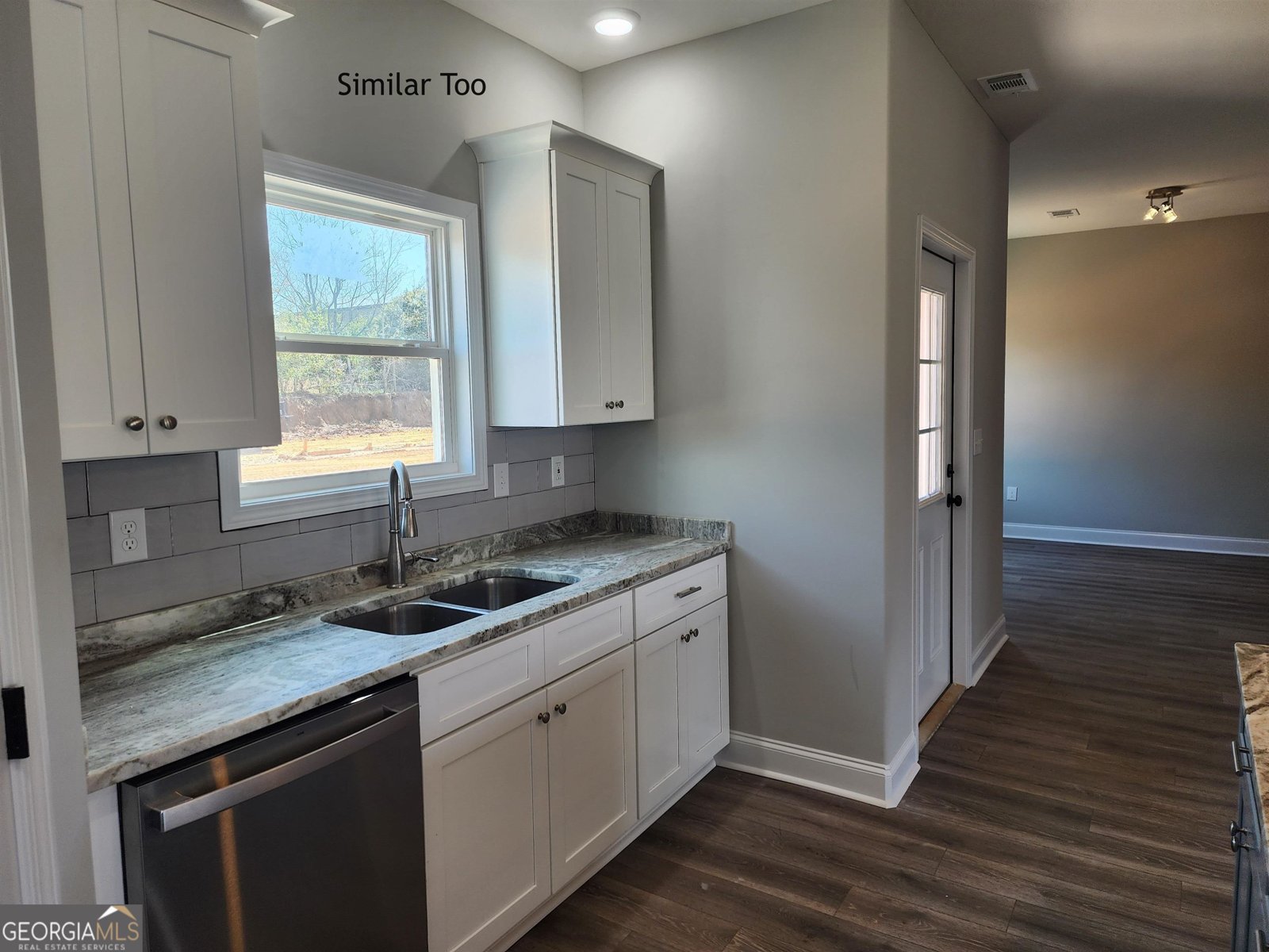 300 Beau Claire Circle Byron - Photo 9