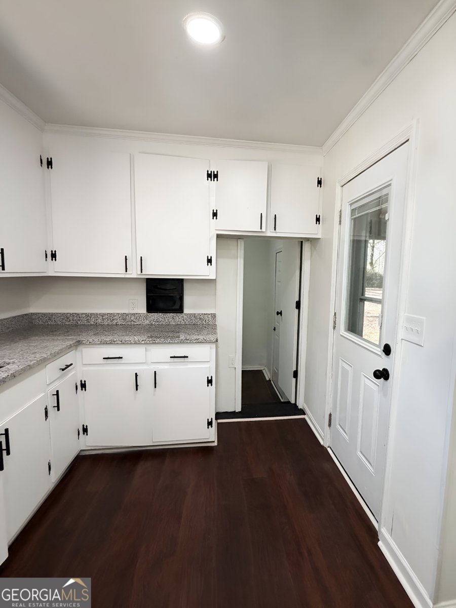 315 Dallas Drive Thomaston - Photo 9