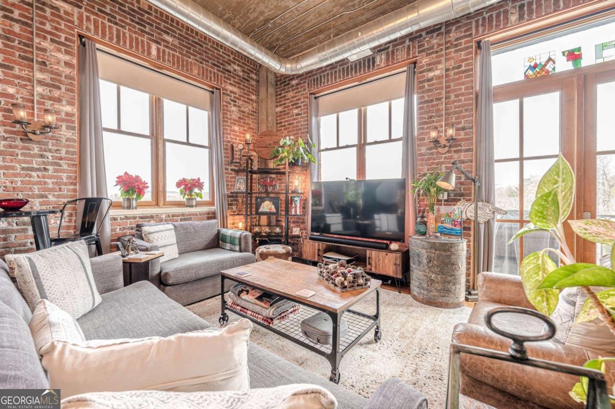 3235 Roswell Road Atlanta - Photo 1