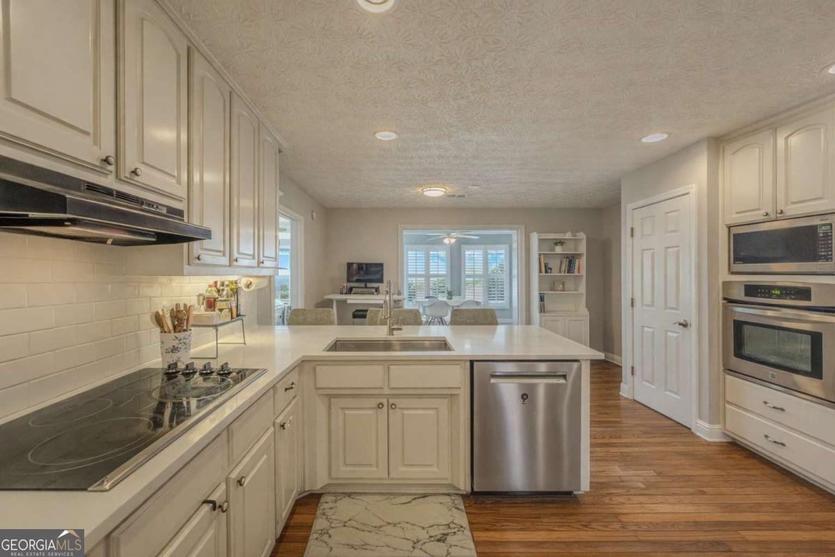 2199 Cedar Lake Court Loganville - Photo 9