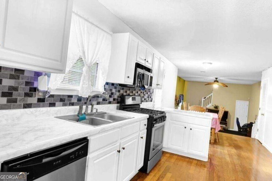 6031 Hitt Lake Court Stone Mountain - Photo 11