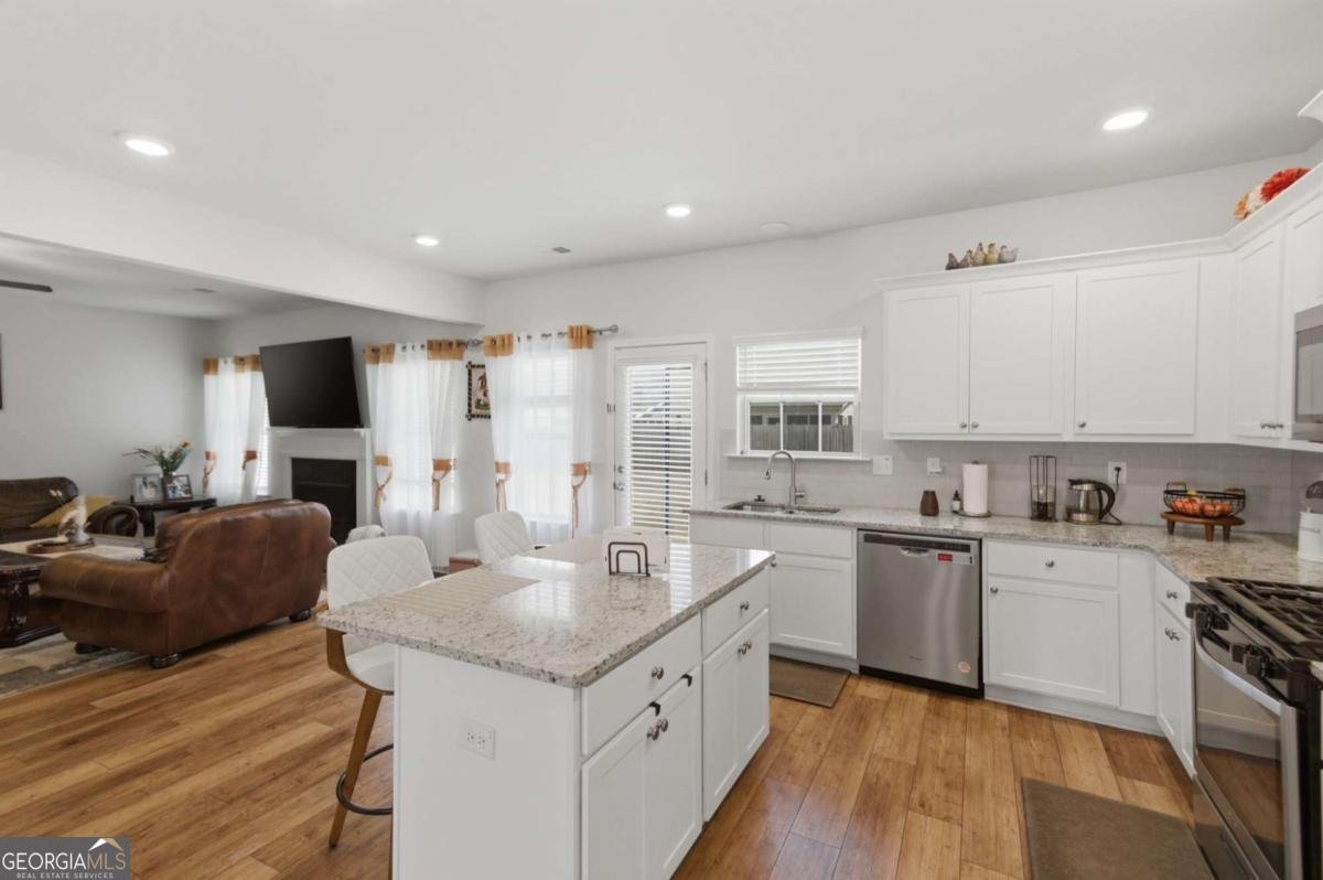 305 Eleanora Crossing Loganville - Photo 8