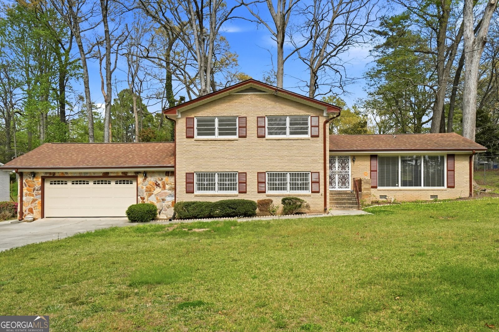 340 Lisa Court Atlanta - Photo 1