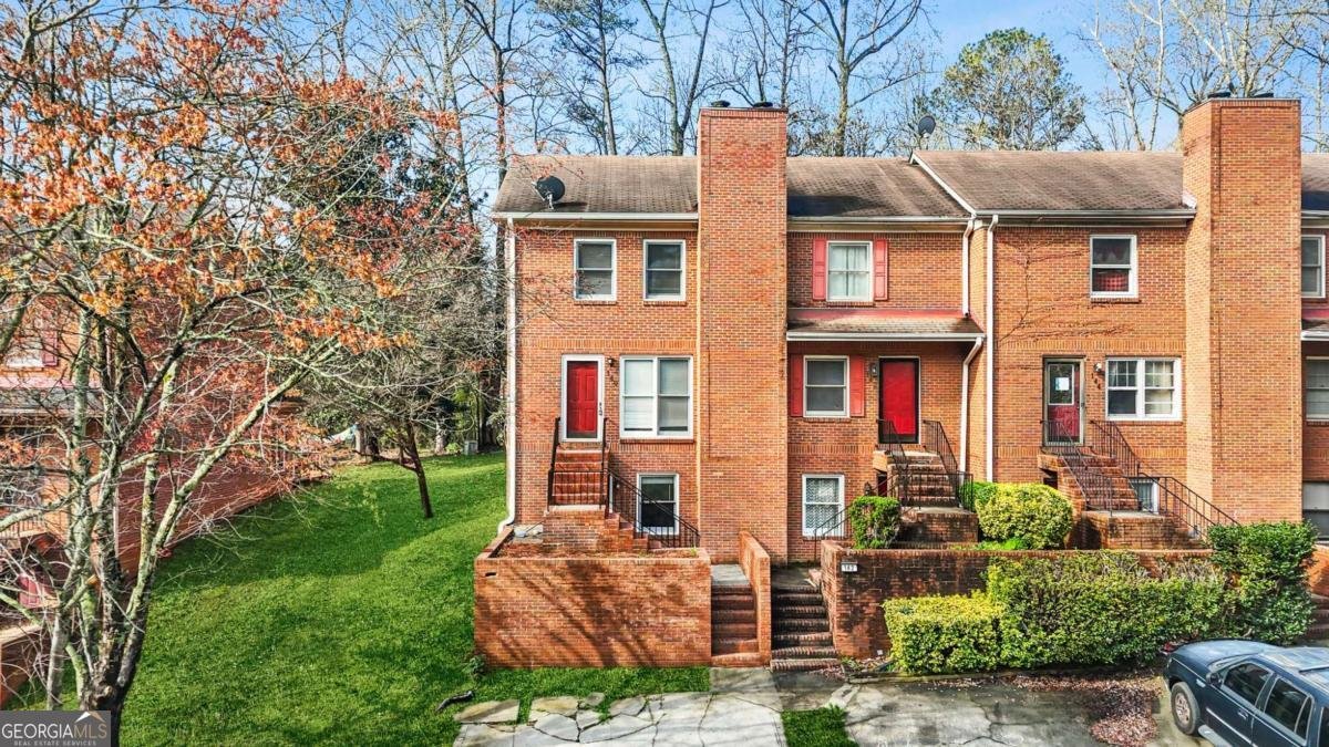 140 Davis Mill Court Lawrenceville - Photo 1