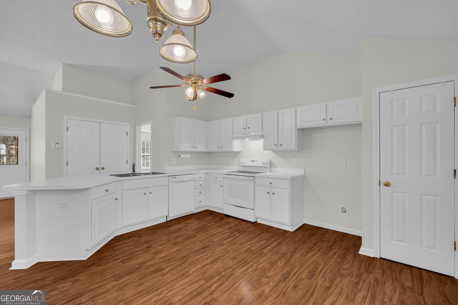 201 Wisteria Way Athens - Photo 8