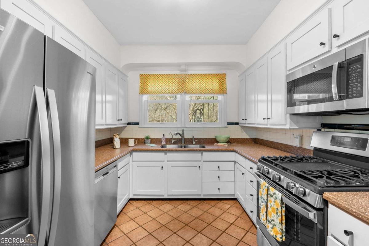 407 East College Street Bowdon - Photo 12