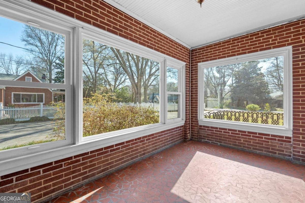 407 East College Street Bowdon - Photo 9