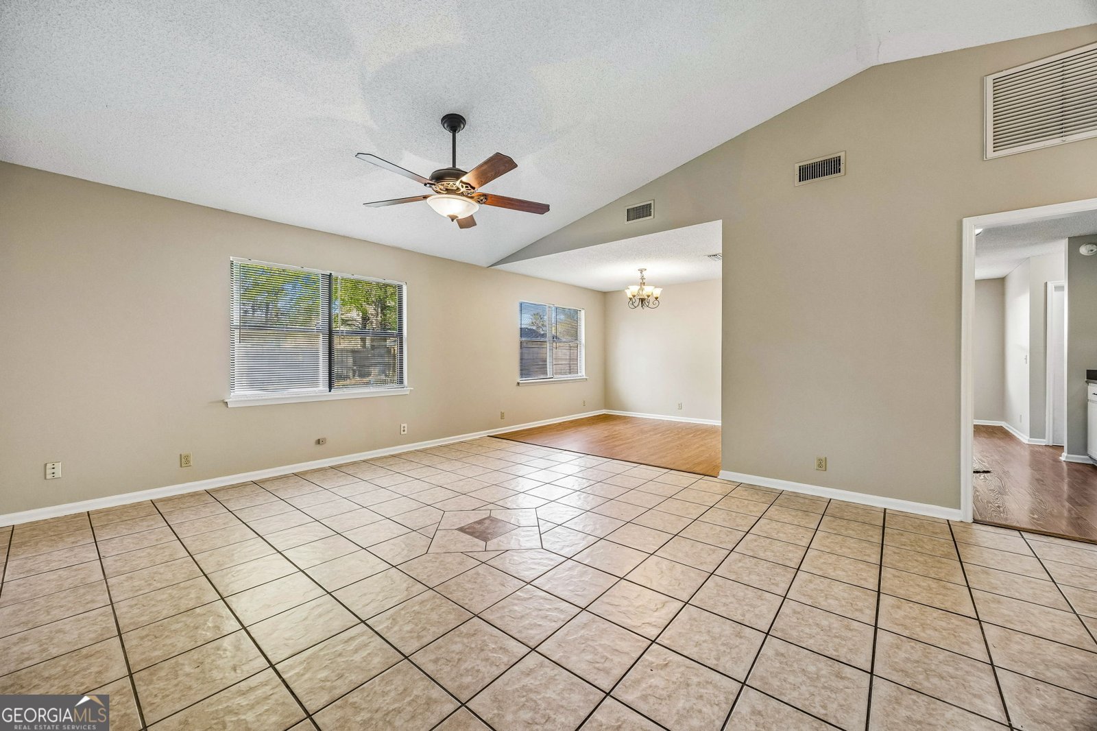 132 Woodvalley Drive Kingsland - Photo 11