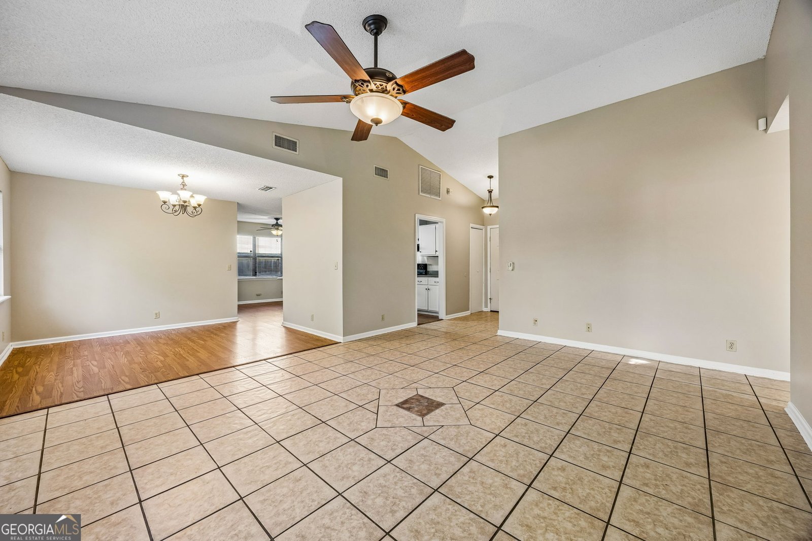 132 Woodvalley Drive Kingsland - Photo 12