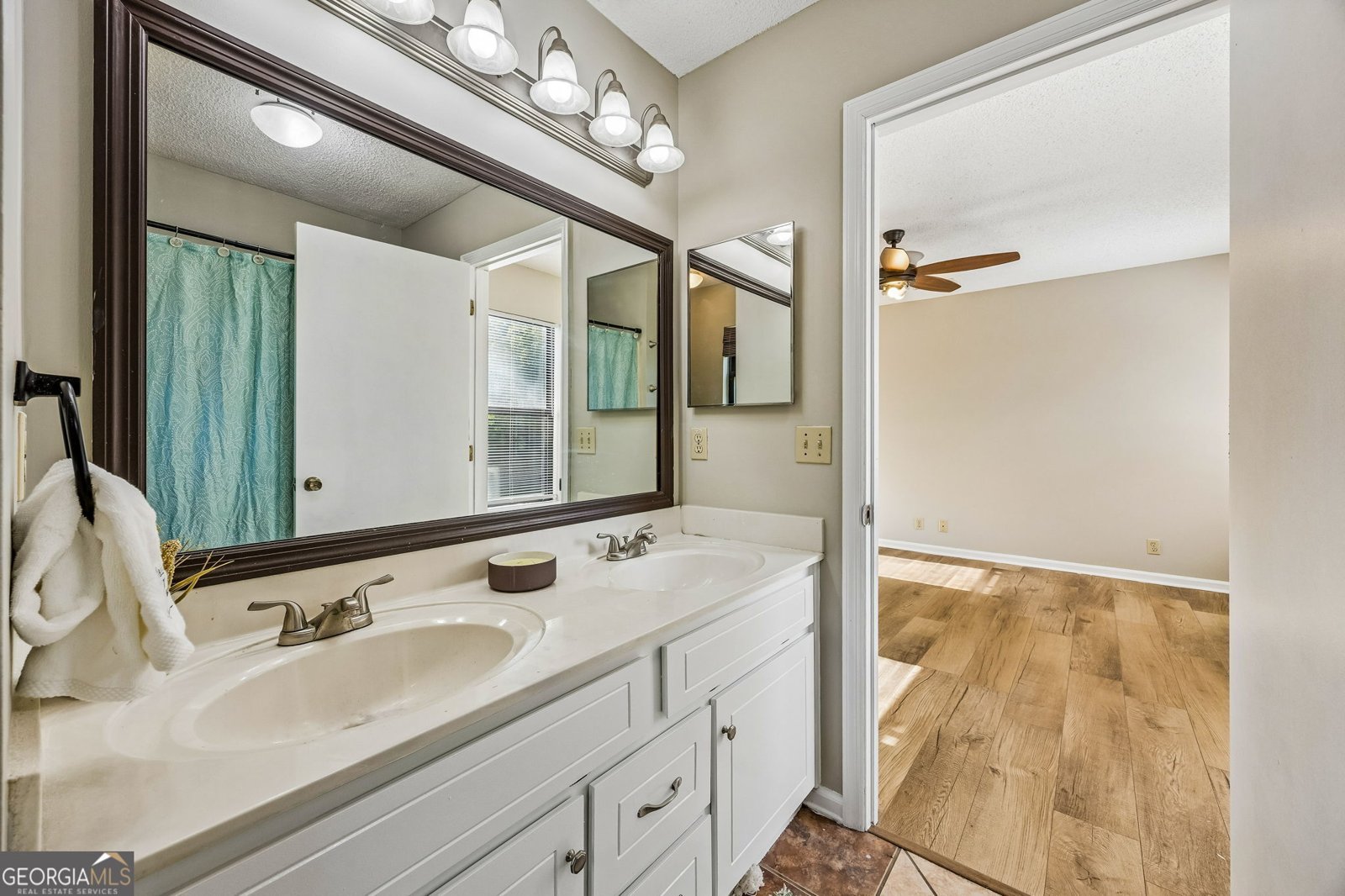 132 Woodvalley Drive Kingsland - Photo 32