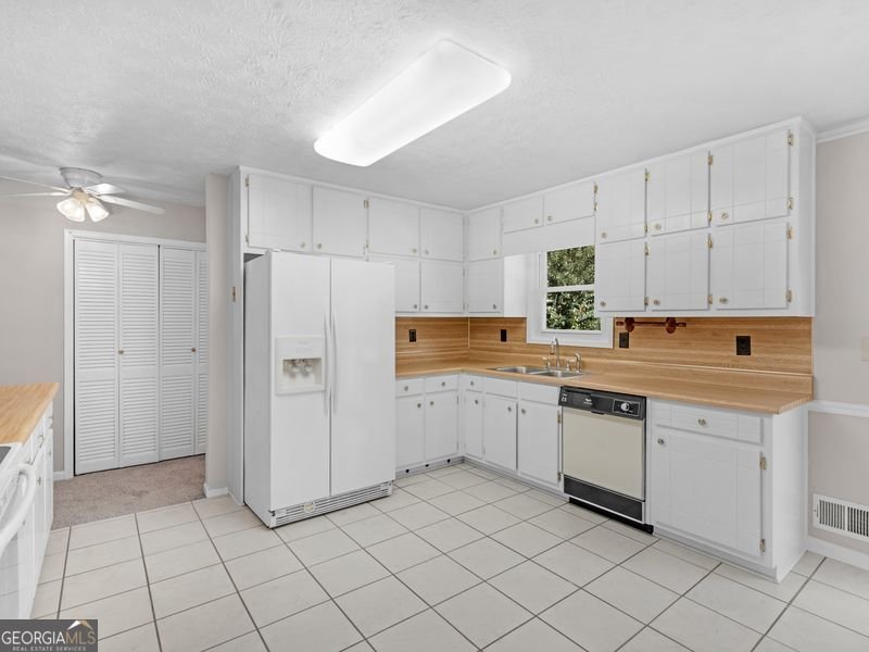 6683 Homestead Road Rex - Photo 13